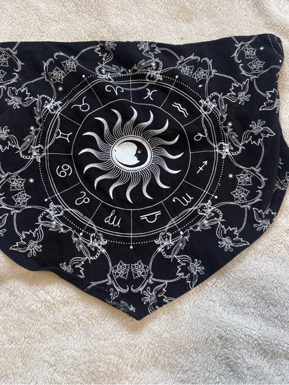 Forever 21 Black Clothing Label Detail
